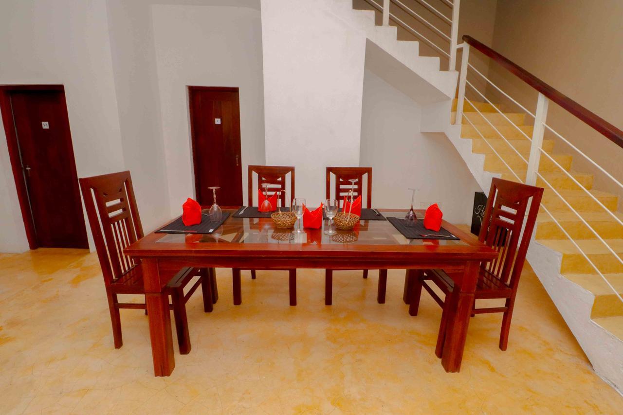 Like Mike Tourist Guest House & Restaurant Negombo Zewnętrze zdjęcie