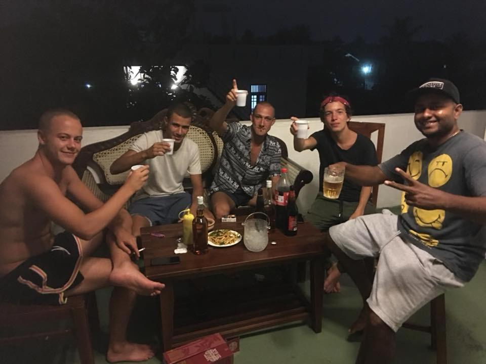Like Mike Tourist Guest House & Restaurant Negombo Zewnętrze zdjęcie