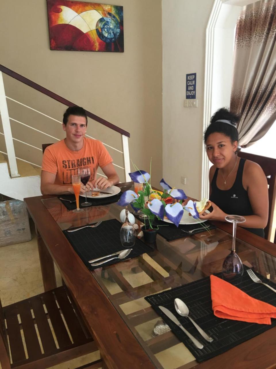 Like Mike Tourist Guest House & Restaurant Negombo Zewnętrze zdjęcie