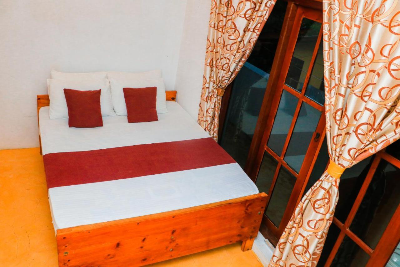 Like Mike Tourist Guest House & Restaurant Negombo Zewnętrze zdjęcie