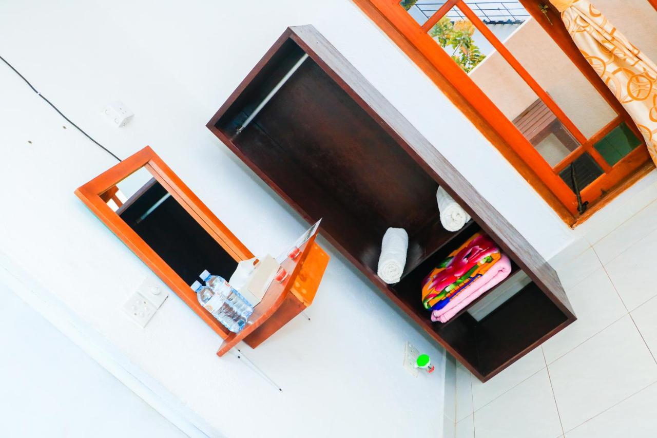 Like Mike Tourist Guest House & Restaurant Negombo Zewnętrze zdjęcie