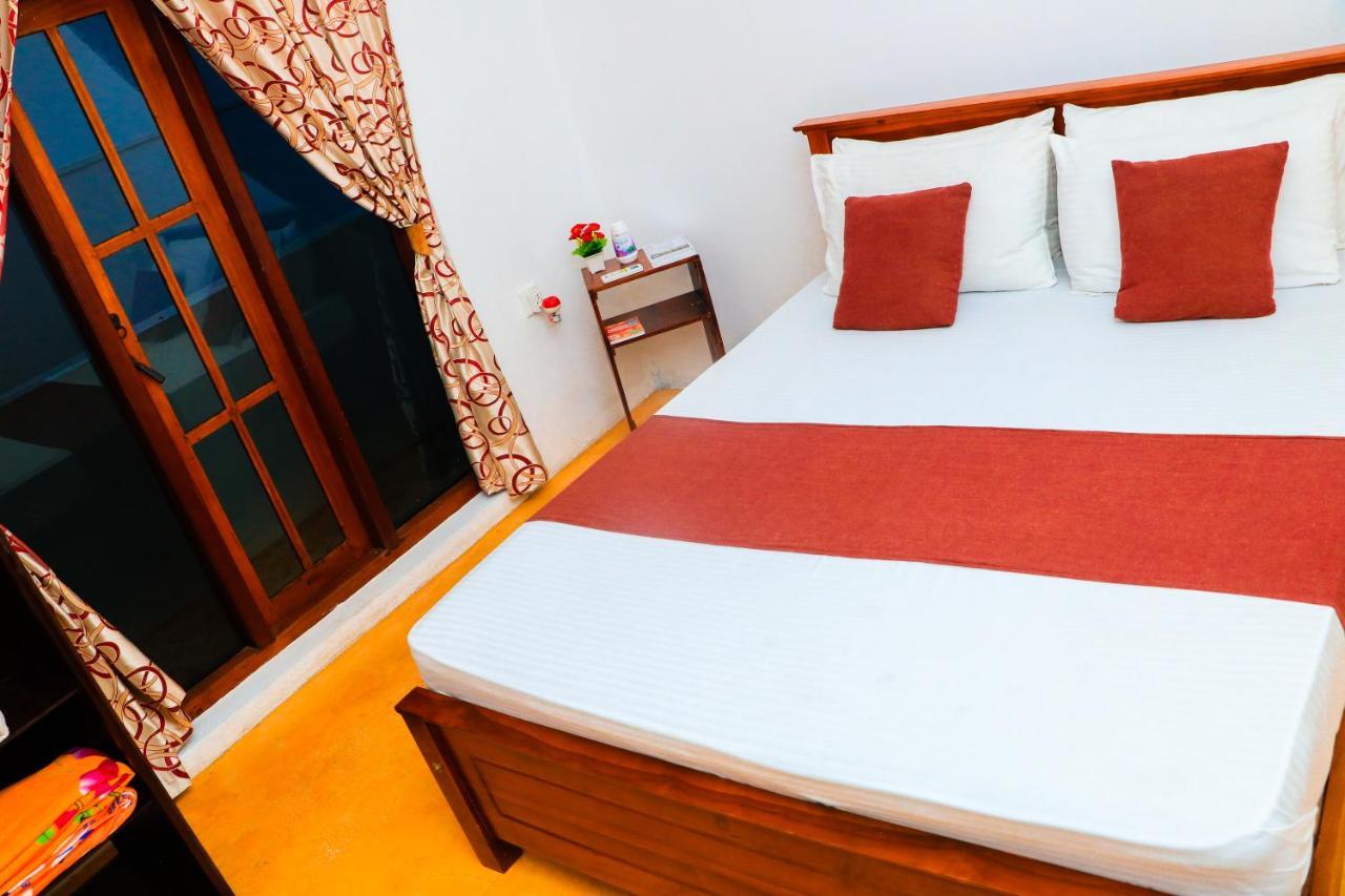 Like Mike Tourist Guest House & Restaurant Negombo Zewnętrze zdjęcie