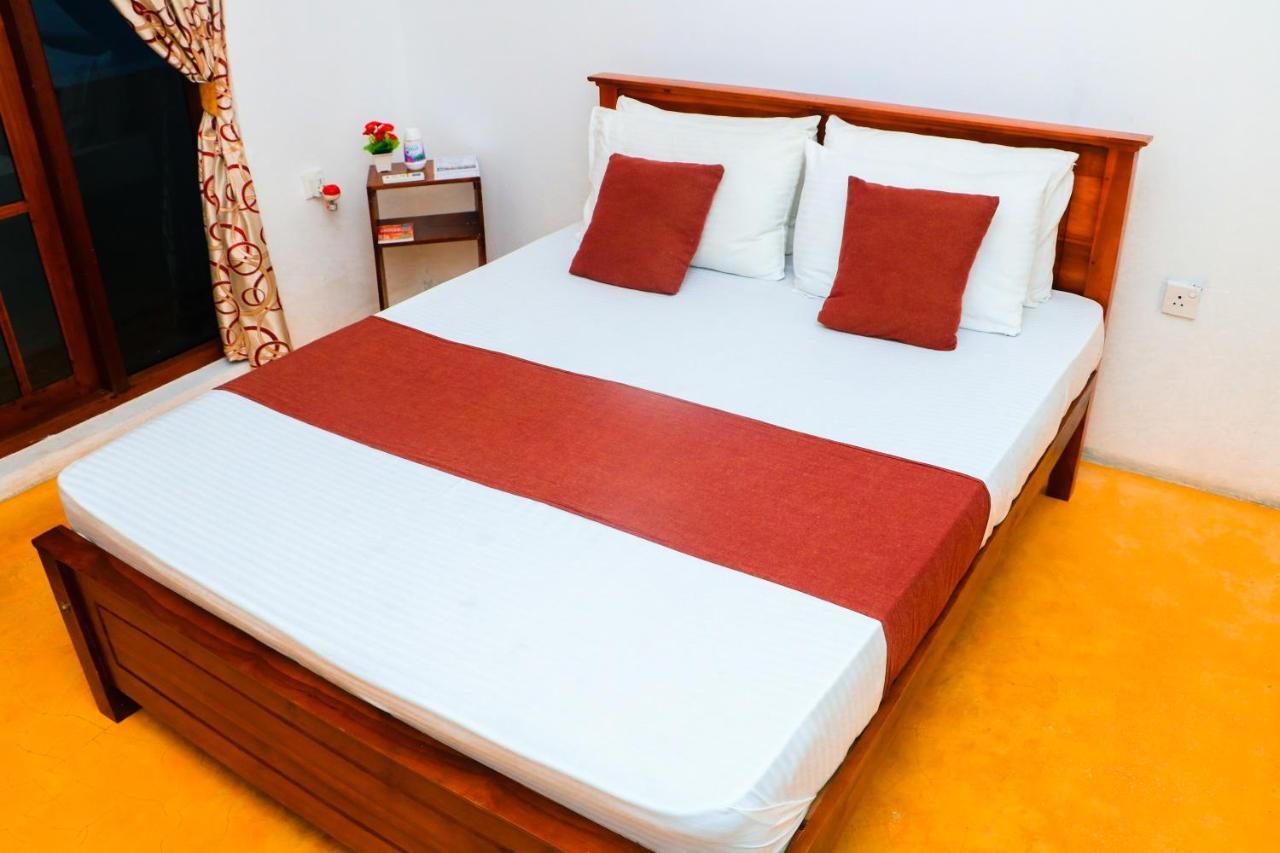 Like Mike Tourist Guest House & Restaurant Negombo Zewnętrze zdjęcie
