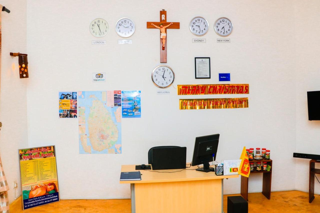 Like Mike Tourist Guest House & Restaurant Negombo Zewnętrze zdjęcie