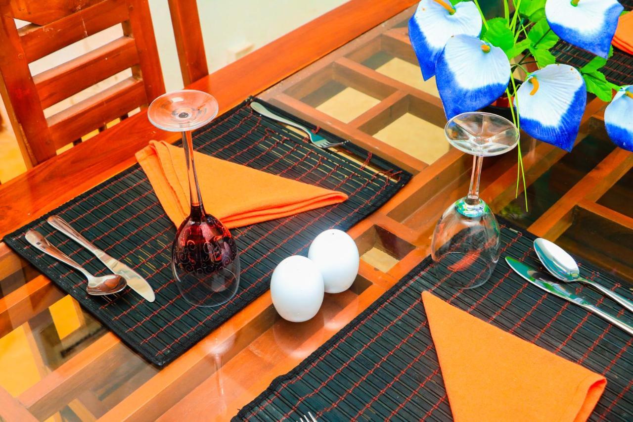 Like Mike Tourist Guest House & Restaurant Negombo Zewnętrze zdjęcie